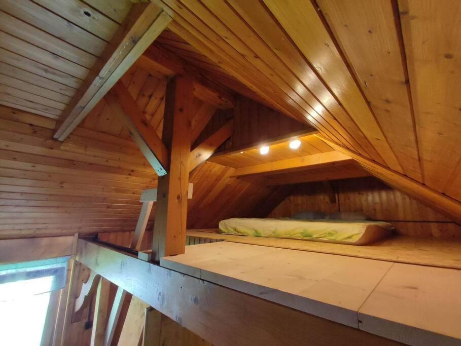 Beehive Cabin On A Farm Радовлица Экстерьер фото